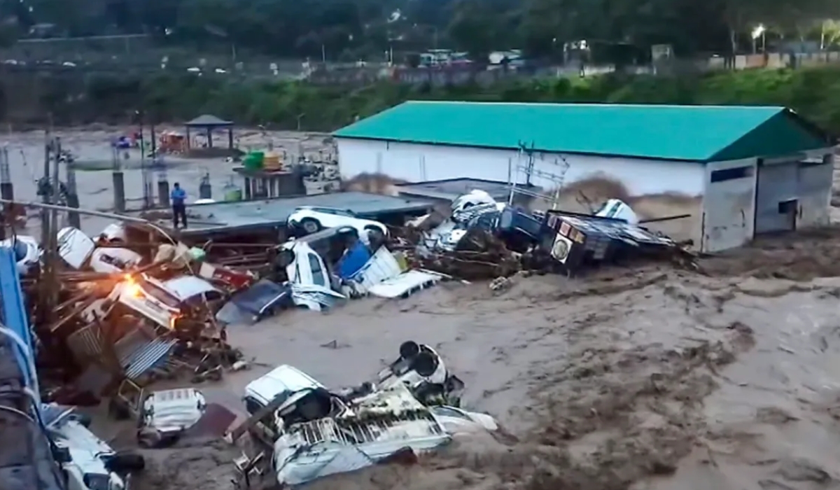 Death Toll in J&K Flash Floods Rises to 10; Amarnath Yatra Suspended, CM Omar Cuts Delhi Trip Short